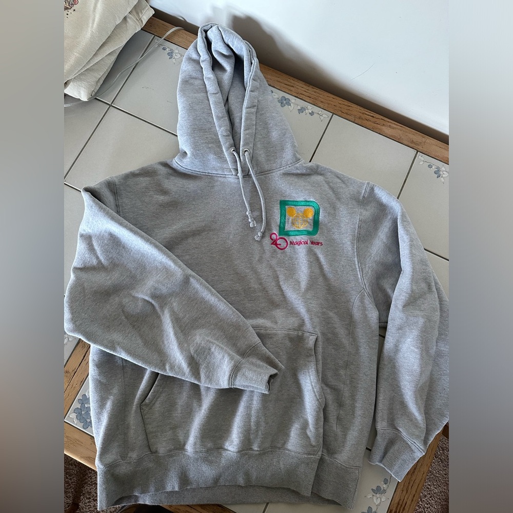 DISNEY ANNIVERSARY SWEATSHIRT